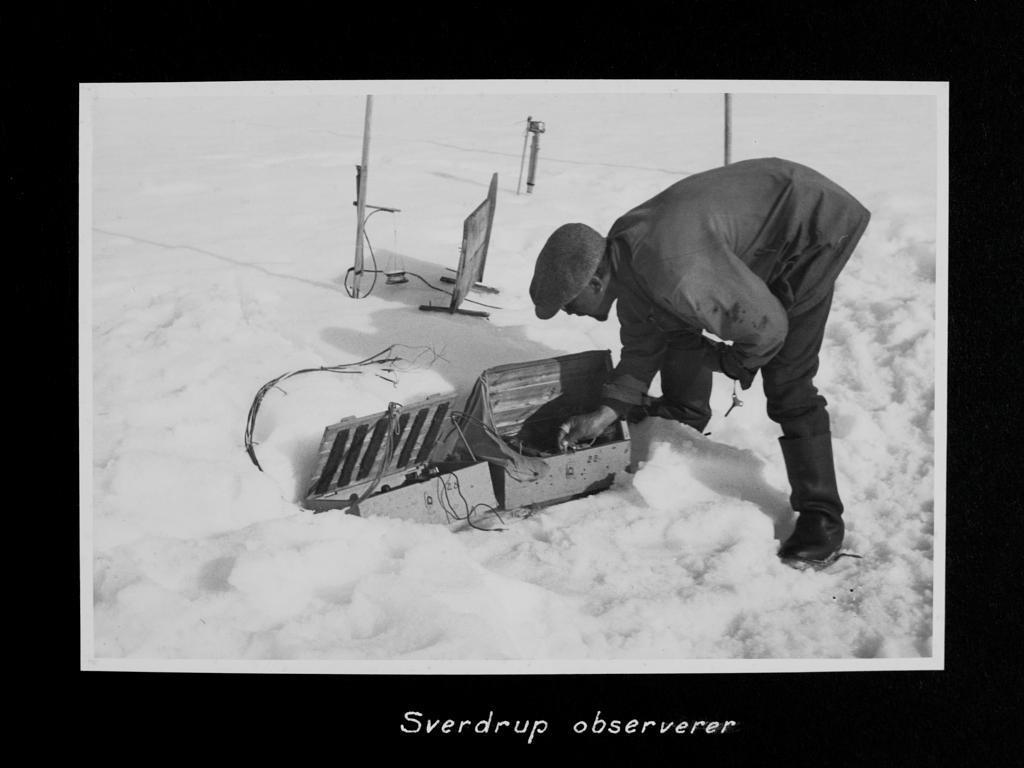 Sverdrup på Den norsk-svenske Svalbardekspedisjonen i 1934. (Foto: Billedsamlingen, UiB/Ukjent)
